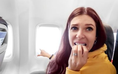 Comment l’hypnose peut-elle soigner la peur d’avion ?